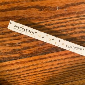 Colourpop Freckle pen in Soft Brown